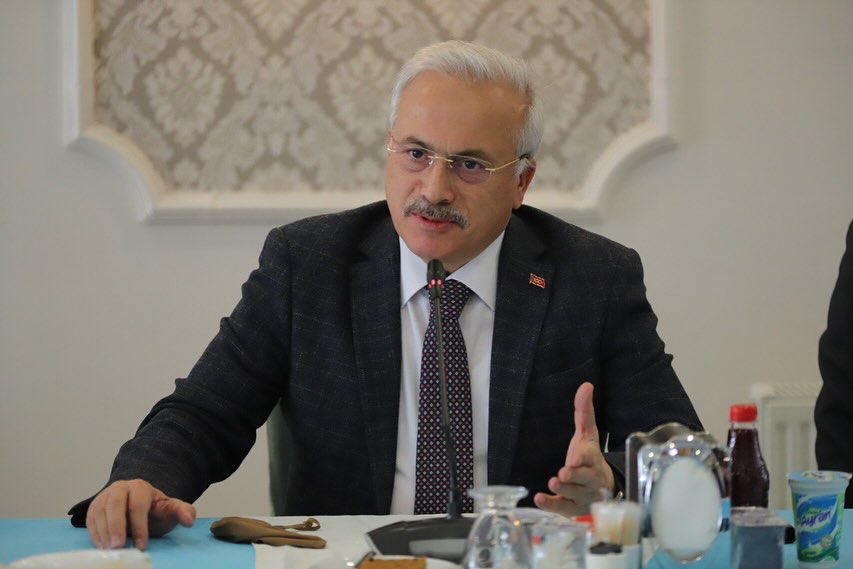 Valimiz, Sn.Mehmet Tüzün ve Meclis Üyeleri ile bir araya gelerek iştişarelerde bulundular