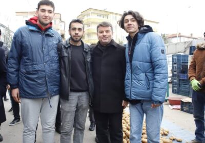 “Dua ettiğinizde çok isteyin çünkü vereceği hiçbir şey Allah’a ağır gelmez.”