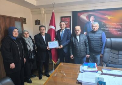 Müdürümüz’ün şehrimizin üretim, isdihtam ve katma değerine sunduğu katkıdan dolayı teşekkür eder, başarılarının devamını dileriz.