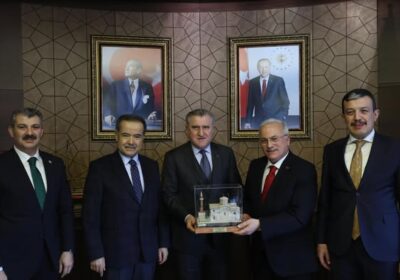 Gençlik ve Spor Bakanı Sn. Osman Aşkın Bak, şehrimize yapılacak yatırımların istişaresi için Valimiz Sn. Mehmet Ali Kumbuzoğlu, Mv. Sn.Cengiz Aydoğdu, Mv. Sn.Hüseyin Altınsoy ve AK Parti İl Başkanı Sn.Hamza Aktürk’ü kabul ettiler.