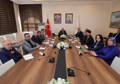 Valimiz Sn. Mehmet Ali Kumbuzoğlu, üretim, istihdam faaliyetleri ile su kullanımı konusunda istişarelerde bulunmak, tarımsal üretimde yeni ve alternatif projeleri istişare etmek üzere İl Tarım ve Orman Müdürümüz Sn.Necdet Demir ve beraberindeki yetkili personelle toplantı yaptılar.