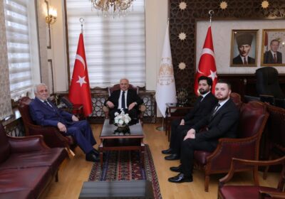 İş İnsanı, hayırsever hemşehrimiz Sn.Ahmet Yaşar Eşmekaya, Valimiz Sn. Mehmet Ali Kumbuzoğlu ‘nu ziyaret ettiler.