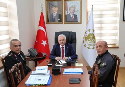 İçişleri Bakanımız Sn. Ali Yerlikaya Başkanlığında, VKS ile yapılan Ramazan Bayramı Tedbirleri konulu toplantıya Valimiz Sn. Mehmet Ali Kumbuzoğlu , İl Jandarma Komutanımız ve İl Emniyet Müdürümüzle birlikte iştirak ederek istişarelerde bulundular.