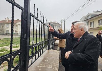 Yusuf Hakiki Baba Türbesi