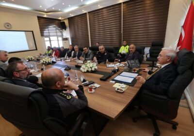 Trafik Komisyon Toplantısı, Valimiz Sn. Mehmet Ali Kumbuzoğlu başkanlığında ve ilgili birim amirlerimin katılımlarıyla gerçekleştirildi.