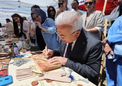 Valimiz Sn. Mehmet Ali Kumbuzoğlu, Aksaray Üniversitesi Bahar Şenlikleri’ne iştirak ederek gençlerin heyecan ve coşkularına ortak oldular.