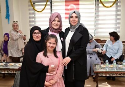 Karşılıksız sevgileriyle tüm dünyayı güzelleştiren annelerimiz…