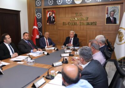 Aksaray’da yapılan ve yapılması planlanan hizmet ve projeler hakkında istişarelerde bulunuldu.