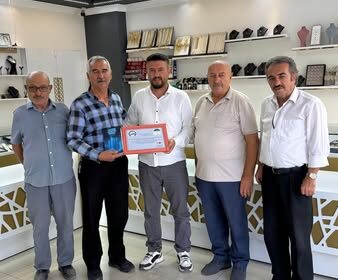Kobi başkanımız Yaşar Ar bugün Yakup Kaçkan beye teşekkür belgesi takdim ettiler