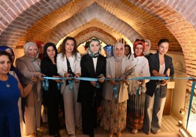 Kadınlarımız bir araya geldiğinde, şehirler güzelleşir; gönüller ısınır…