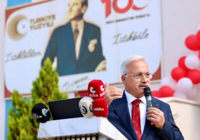 Sn.Valimiz “Bizler de en az sevgili öğrencilerimiz kadar heyecanlıyız” dedi.