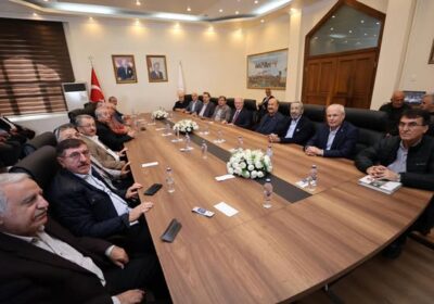 Önceki dönemlerden Bakanlarımız ve 22. Dönem Milletvekillerimizden oluşan heyet,