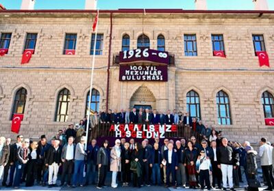 Aksaray Lisesi 100. Yıl Mezunları Avluda Buluştu